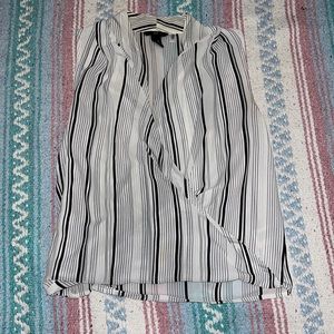 H&M white sleeveless blouse with black stripes